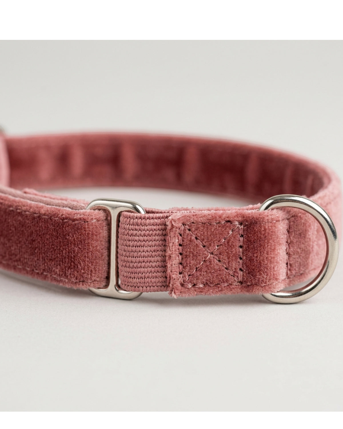 Bosey Velvet Cat Collar with Elastic Safety Segment 18–30 cm Dusty Rose - Detail view