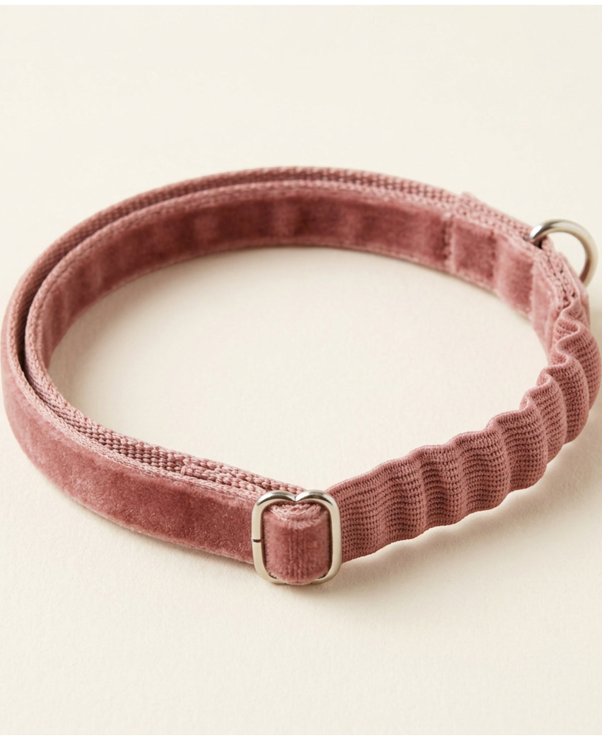 Bosey Velvet Cat Collar with Elastic Safety Segment 18–30 cm Dusty Rose - Lifestyle view