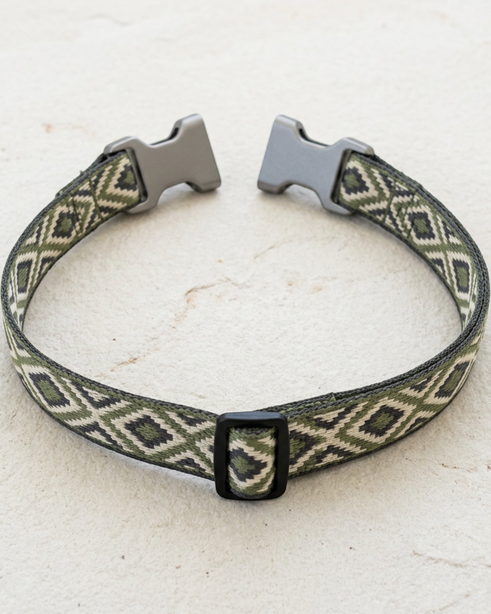 Bosey Geometric Jacquard Dog Collar 32–52 cm Moss Cream - Lifestyle view